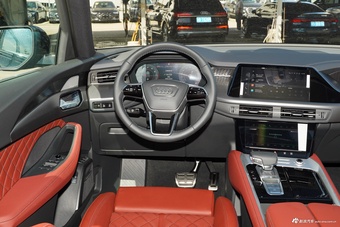 2024款奥迪Q6 45 TFSI quattro 黑武士版 6座