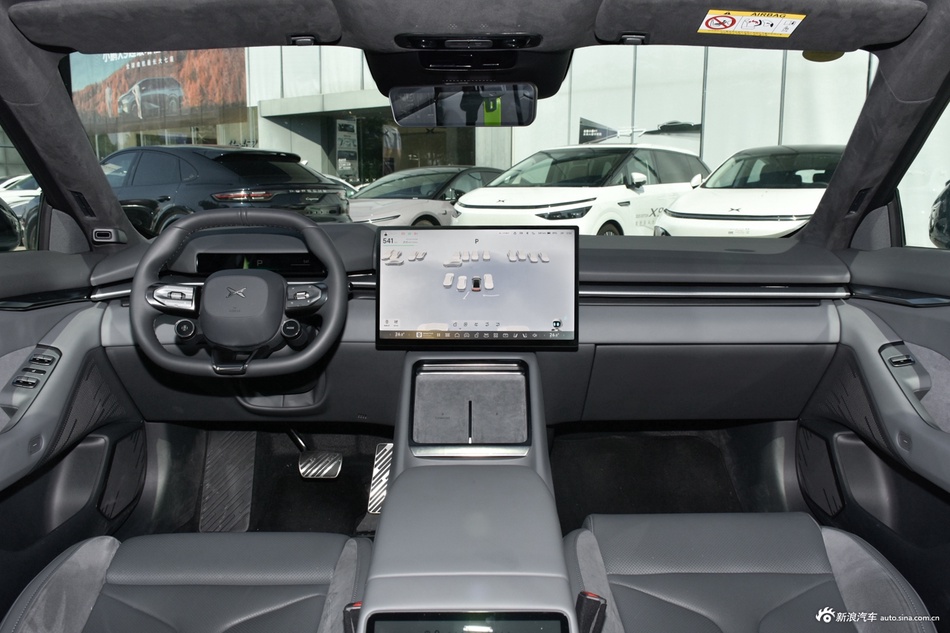 2025款小鹏P7 750 四驱高性能 Ultra