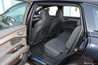 2023款奥迪Q5 40 e-tron 星耀型 机甲套装