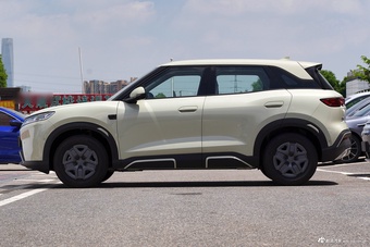 2025款比亚迪元UP 401KM智驾活力版