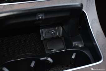 2023款奔驰E级 E 260 L