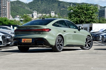 2026款奥迪A5L Sportback 尊享quattro型
