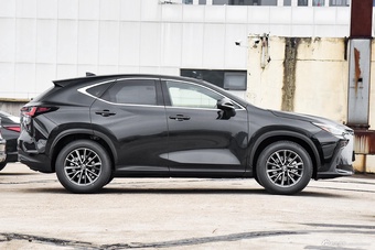  2024 Lexus NX 260 front drive version