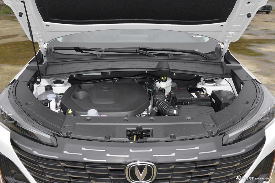 2022款第二代长安CS55 PLUS 1.5T DCT尊享型