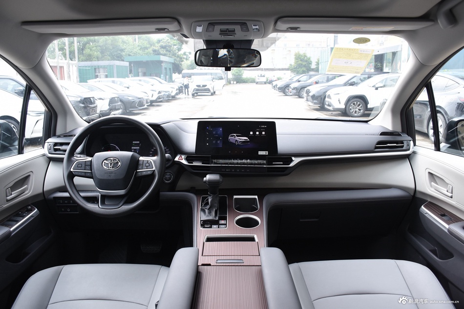 2024款格瑞维亚 2.5L混动 舒适版