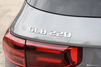 2024款奔驰GLB 220 4MATIC