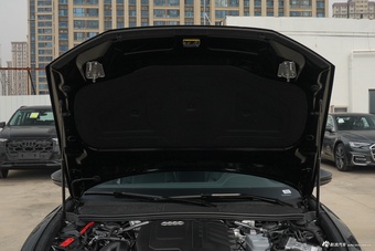 2026款奥迪A6L 45 TFSI quattro 臻选动感型