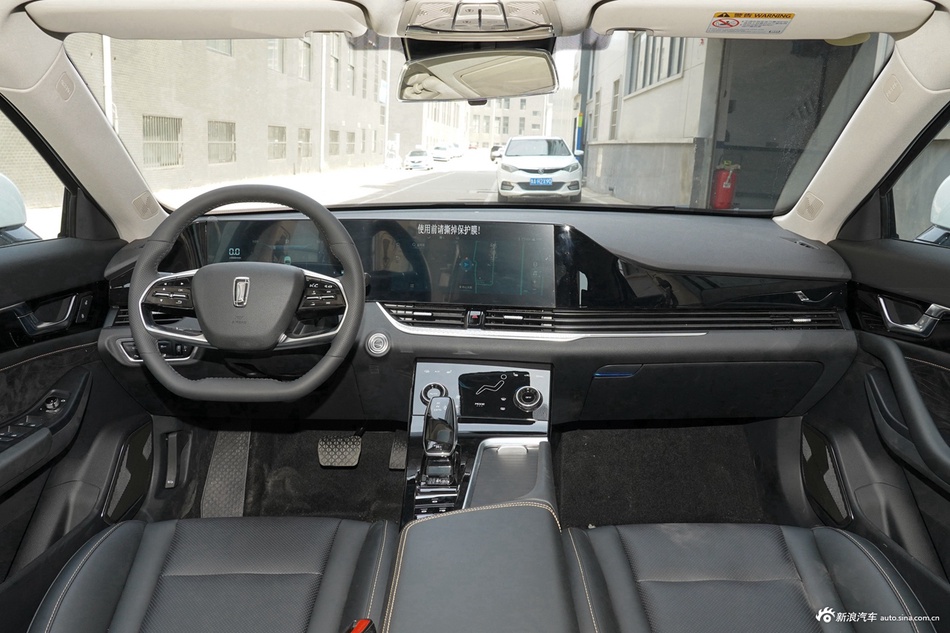 2022款奔腾B70 2.0T 自动驭享型