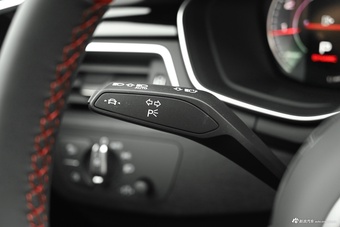 2025款奥迪A4L 200万辆悦享版 40 TFSI Bang&Olufsen星夜版