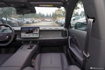 2026款零跑Lafa5 605 Pro