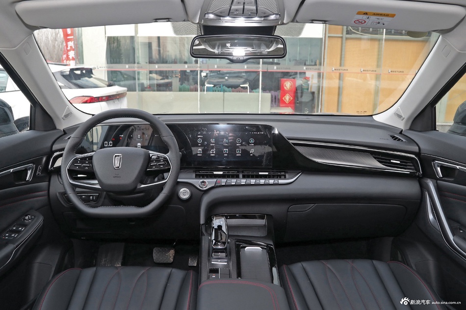 2022款奔腾T55 1.5T自动超跃款