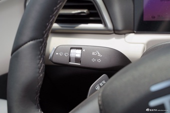 2025款比亚迪元UP 401KM智驾活力版