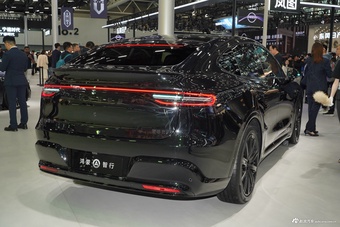 2025广州车展实拍：智界R7