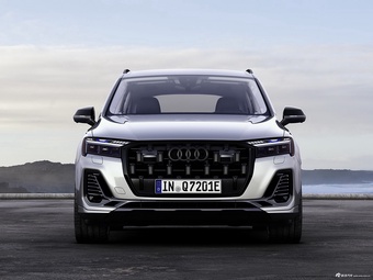 2024款奥迪Q7混动 55 TFSI e quattro 官图
