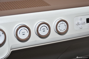 2026款奔腾小马 222km 炫彩马