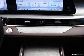 2024款瑞虎8 PLUS 冠军版 290TGDI DCT豪享版