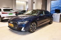 2022款奥迪A7L 55 TFSI quattro S-line 志远型流晶套装