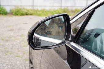 2025款奔驰E级改款 E 300 L 豪华型