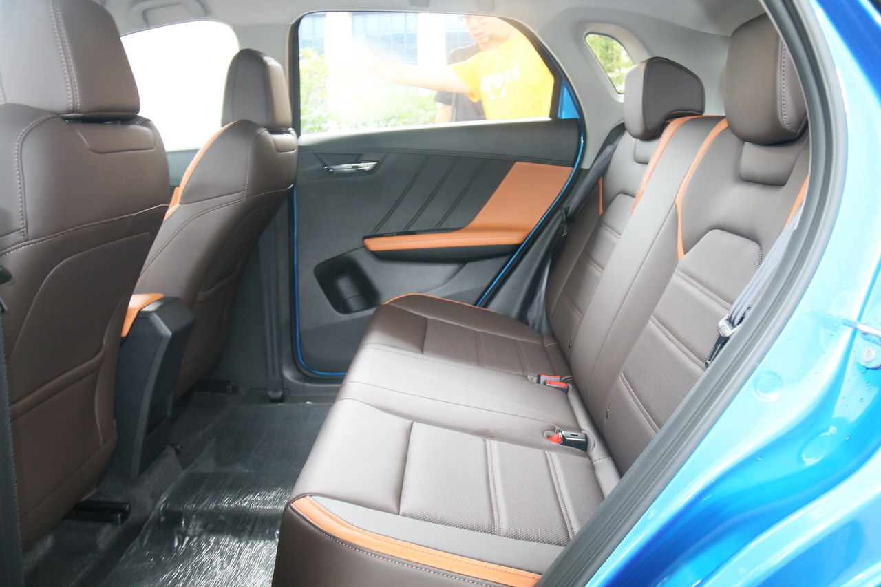 2021款比亚迪e2 升级版 高续航版尊贵型