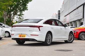 2022款奔腾B70 1.5T 自动尊享型