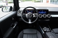 2024款奔驰GLB 220 时尚型