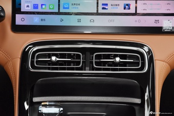 2025款博越L 第四代 1.5TD DCT 山河