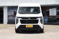 2024款先锋官V 多功能版 2.0T 手动中轴中顶 7座