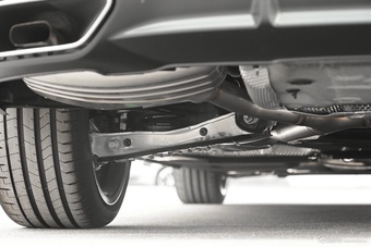 2025款奥迪A4L 200万辆悦享版 40 TFSI Bang&Olufsen星夜版