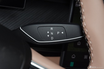 2025款瑞虎8 L 2.0T 自动长虹版