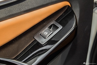 2022款福田征服者5 2.0T自动柴油两驱武林至尊长轴4F20TC