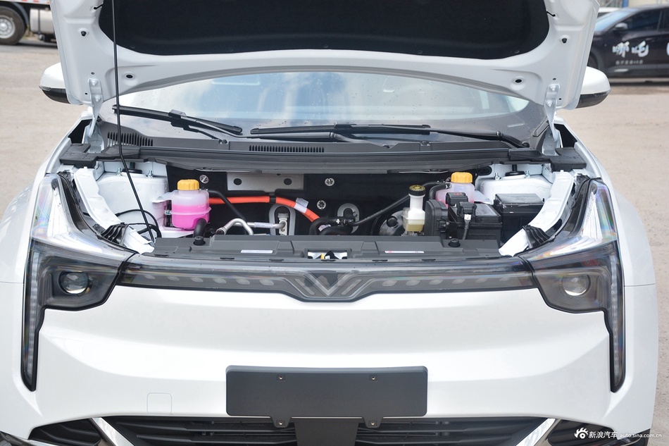 2022款哪吒U 智400 Pro 磷酸铁锂