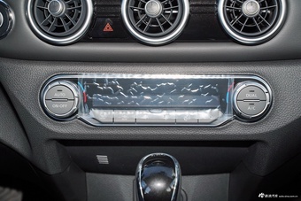 2025款奇骏荣誉2.0L 两驱领先版