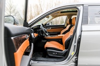 2023款奔腾T99 2.0T 自动旗舰型