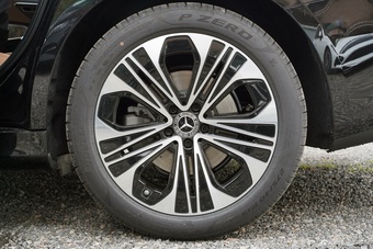 2025款奔驰E级改款 E 300 L 豪华型