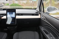 2021款哪吒V 标准续航娱乐版