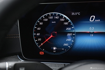 2021款奔驰E级(进口) 改款 E 300 运动版 