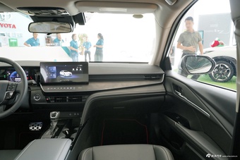 2026款凯美瑞 双擎 2.0HSE 运动Lite版