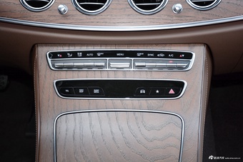 2022款奔驰E级 改款 E 300 L 豪华型