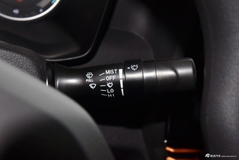 2025款宝典 2.5T手动柴油两驱长轴