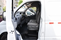 2023款上汽MAXUS V80 2.0T 手动经典城配王长轴高顶3座