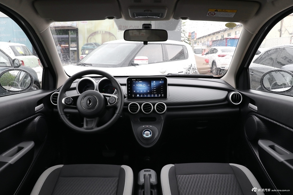 2022款欧拉黑猫301km 基础型