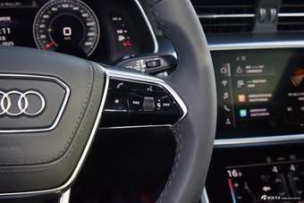 2025款奥迪A6L 改款 45 TFSI 臻选动感型