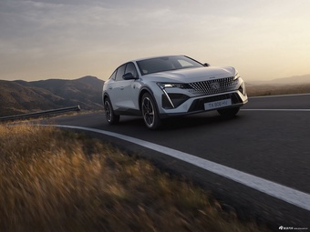 2025款标致E-408 纯电版 基本型