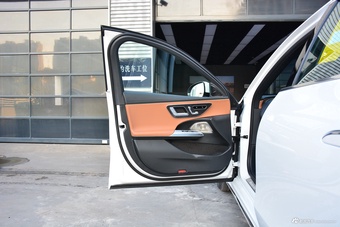 2024款奔驰E级 E 260 L 运动型