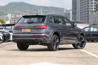 2026款奥迪Q7 55 TFSI quattro S line黑武士型