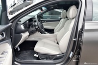 2023款捷尼赛思G70 2.0T 四驱豪华型