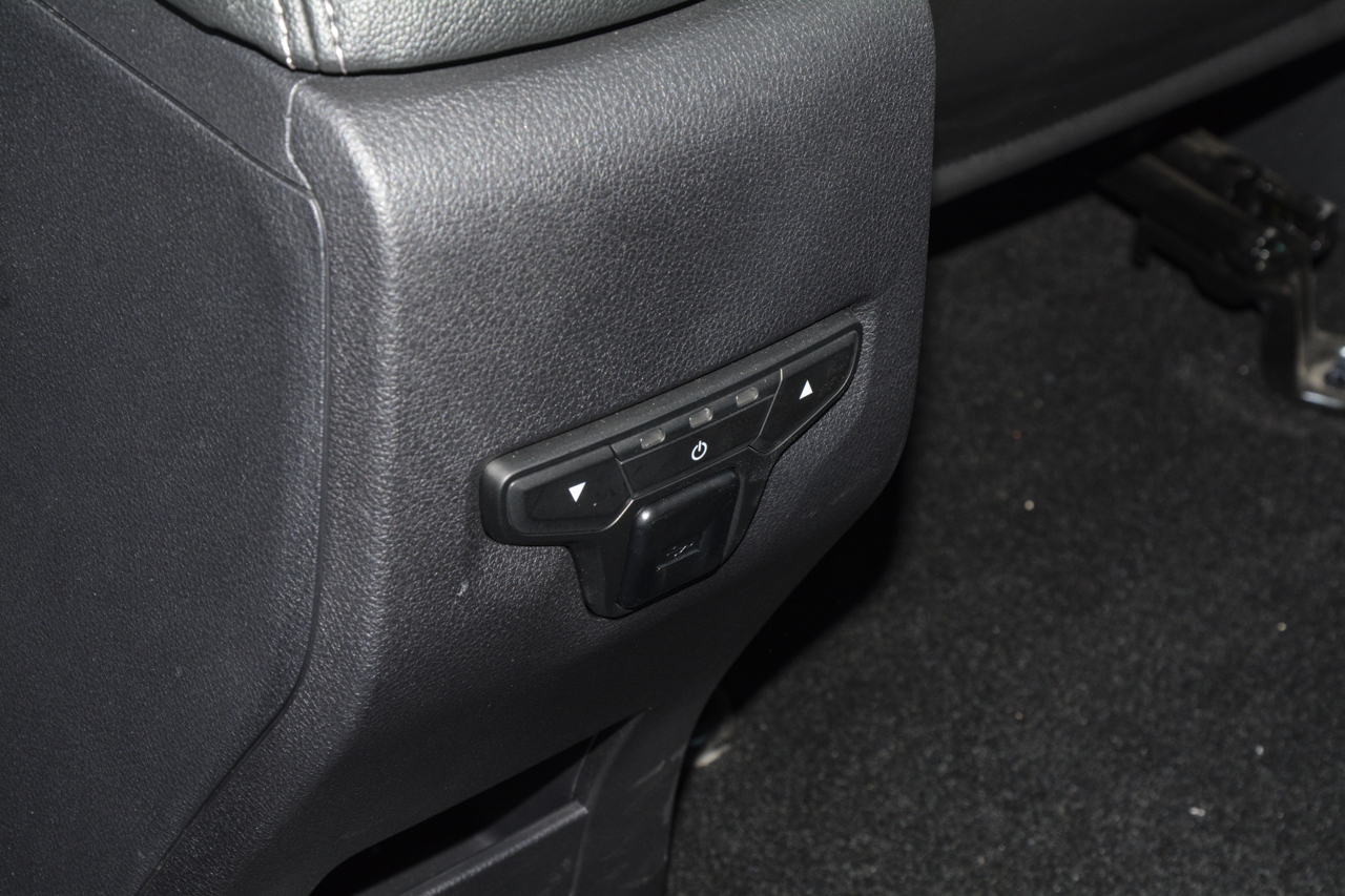 2019款斯威X7 1.8L手动舒适版7座