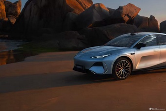 2025款银河E8 620km 四驱星舰激光雷达智驾版