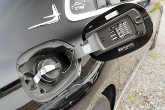 2025款奔驰E级改款 E 300 L 豪华型