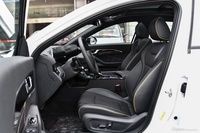 2022款奔腾B70S 1.5T智潮统帅